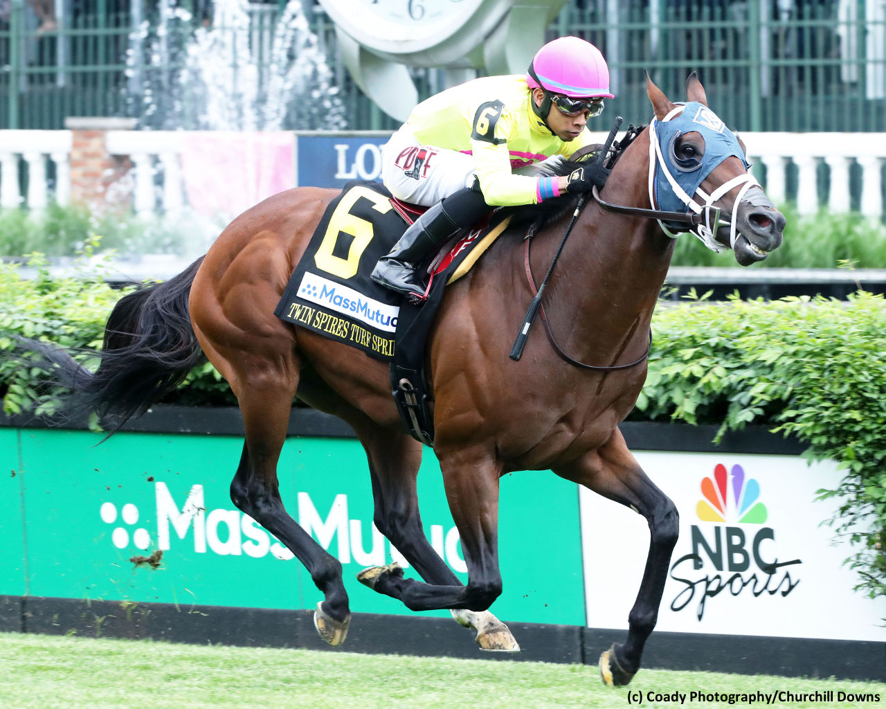 World of Trouble encounters no resistance in Twin Spires Turf Sprint